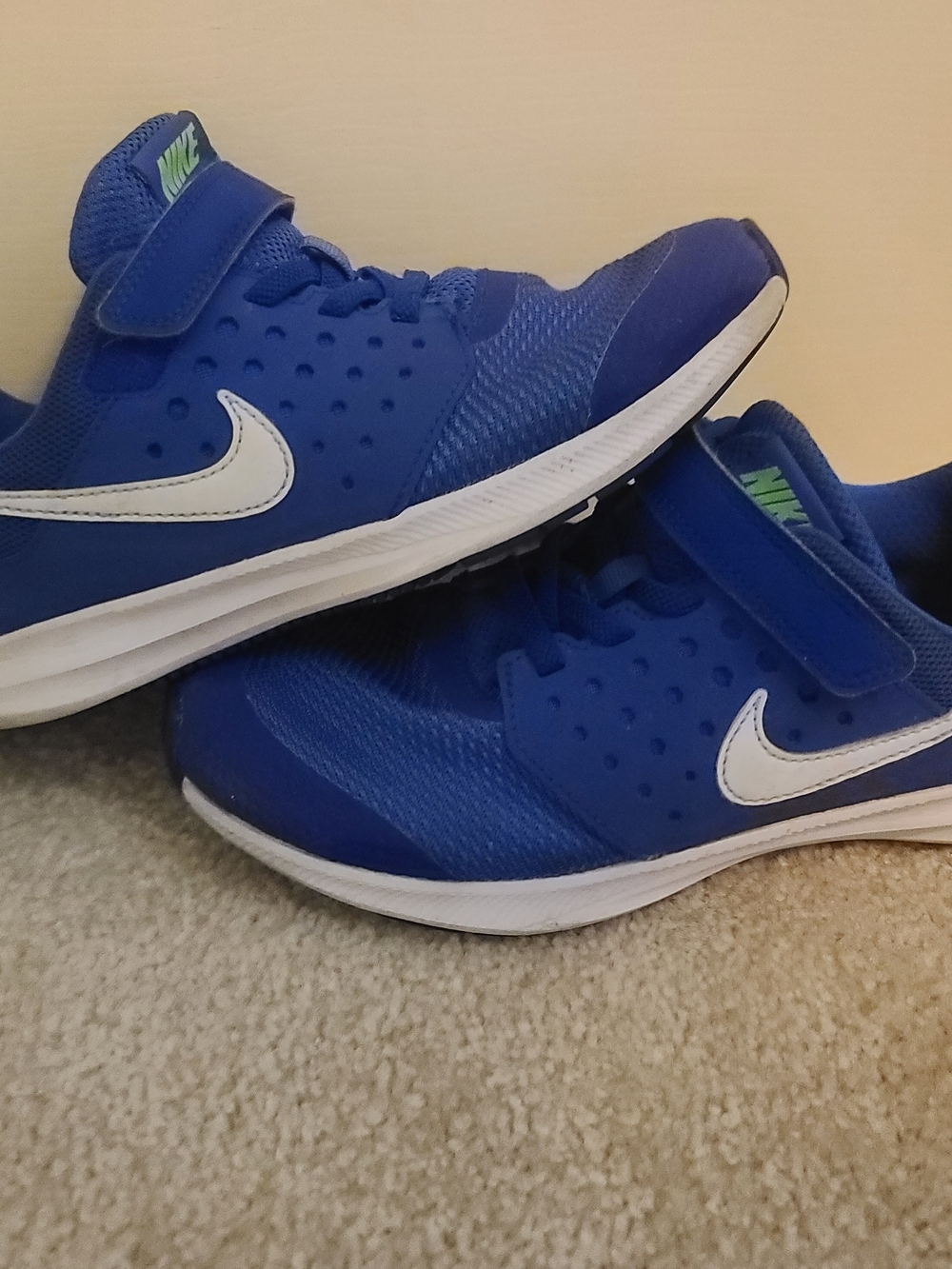 Nike Kids' Blue/White Downshifter Size 3